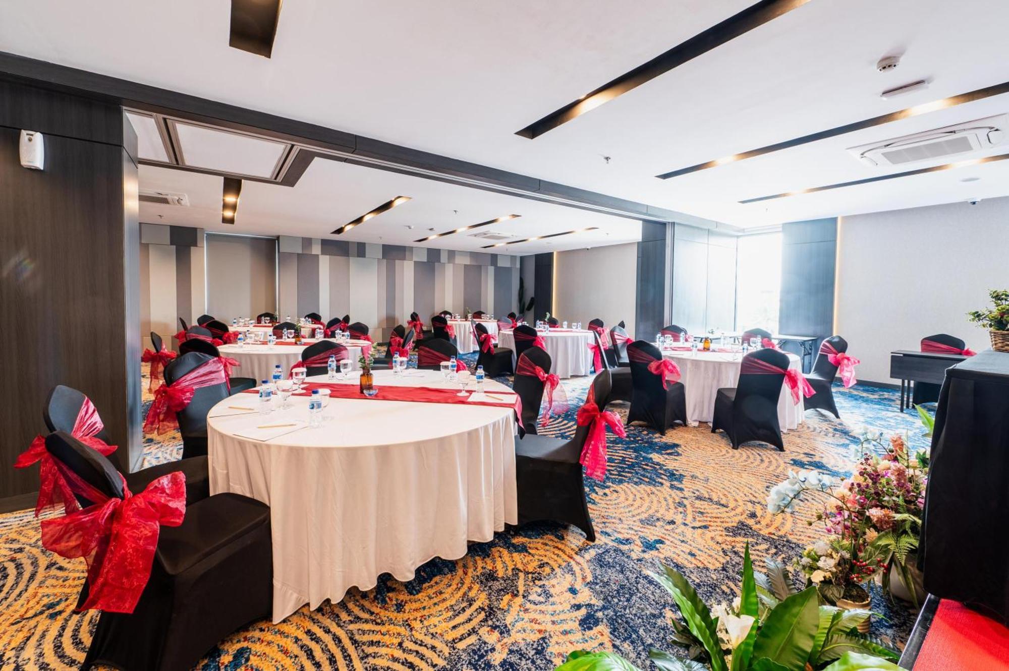 Aston Sorong Hotel & Conference Center Eksteriør billede